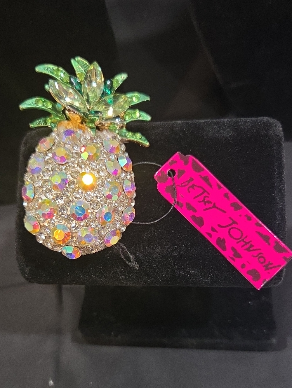 BETSEY JOHNSON PINEAPPLE BROOCH/PENDANT